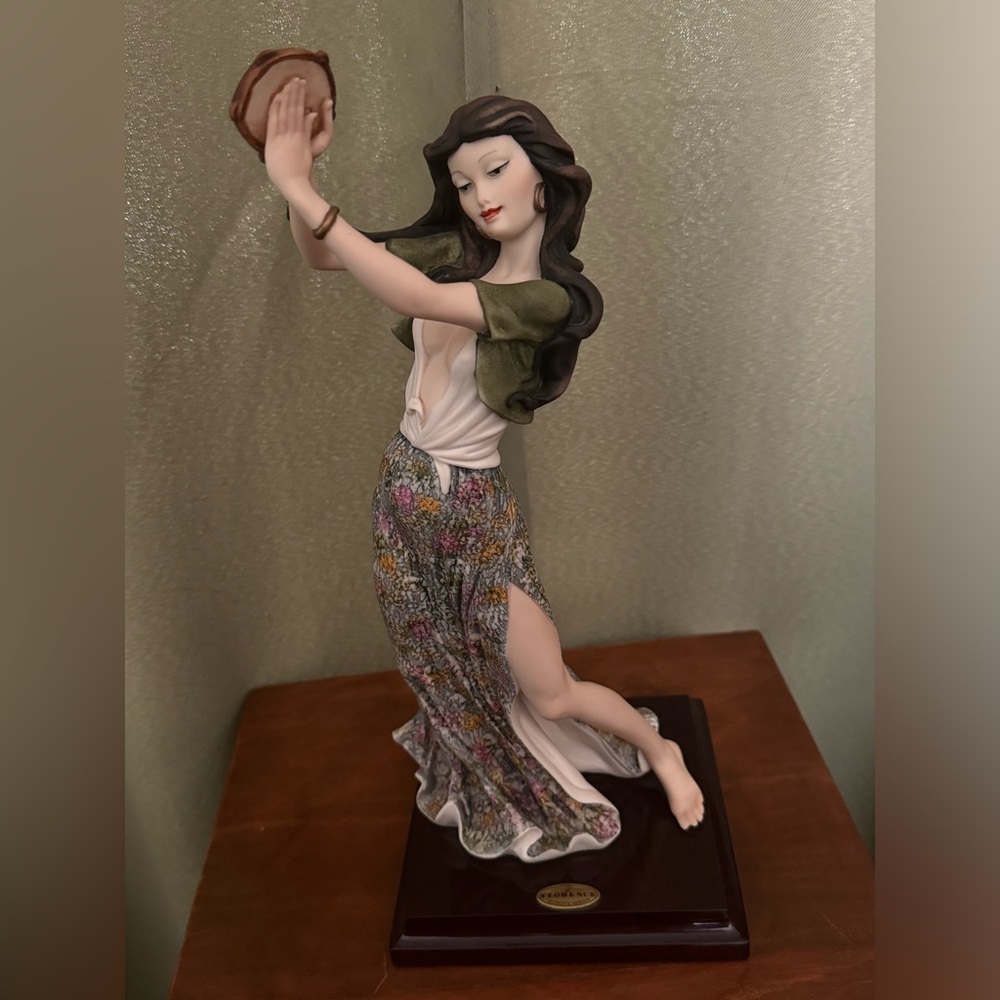 Giuseppe Armani Figurine Gypsy Dancer 0417C Statue Capodimonte Florence Italy N